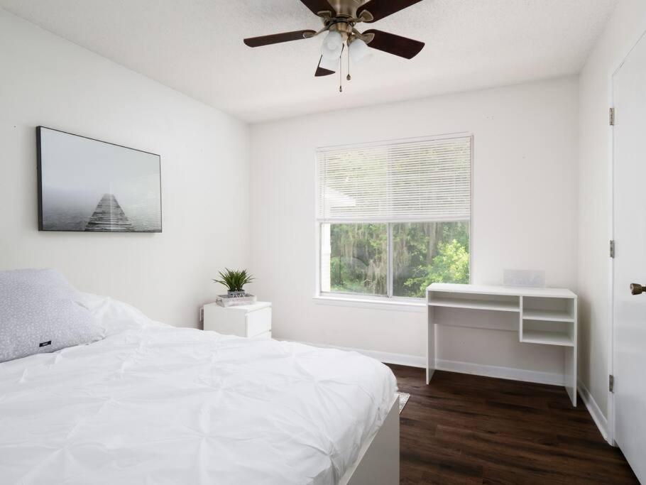 Spacious Condo Mins To Shands, University, & Downtown! Gainesville Extérieur photo